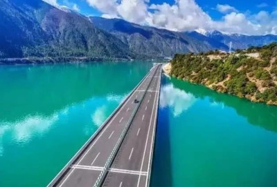 中國顏值最高的'高速公路'，風景勝過瑞士，網友 自駕嗨翻天！